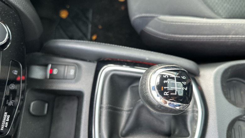 Nissan Qashqai 1.3 DiG-T N-Connecta 5dr Petrol Hatchback